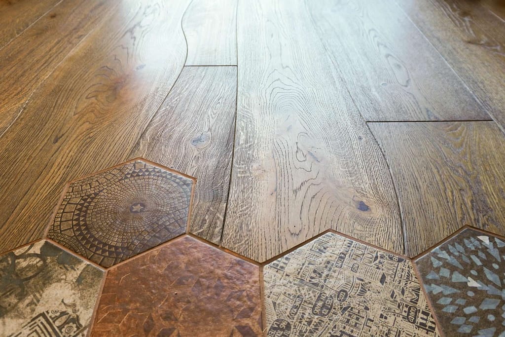 While curved wood flooring has indeed been available around the world for some time already, it is only now that it gaining popularity in Ireland.